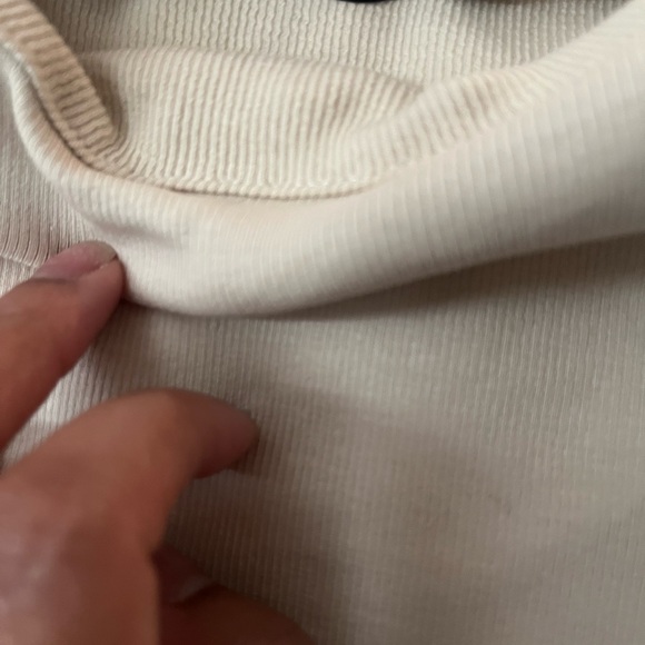 Tops - Picture 5 of 6